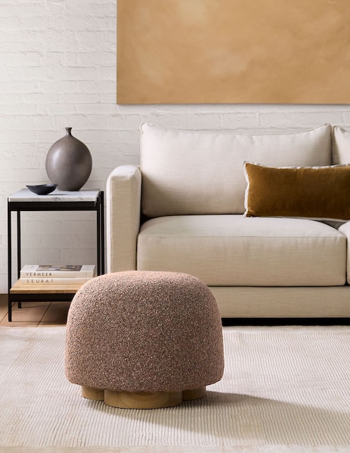 Taburete Gumdrop West Elm de madera