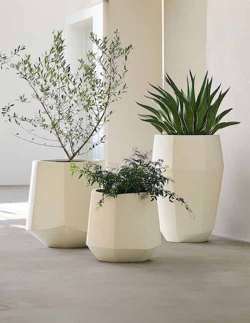 Maceta Fallon Faceted de cemento