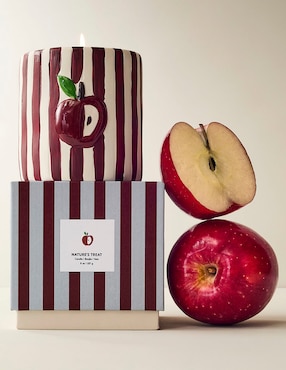Vela aromática Emma Chamberlain aroma hojas de tomate, fresas y limón