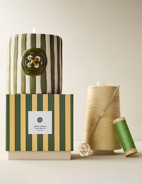 Vela aromática Emma Chamberlain aroma bergamota, cáscara de naranja y comino