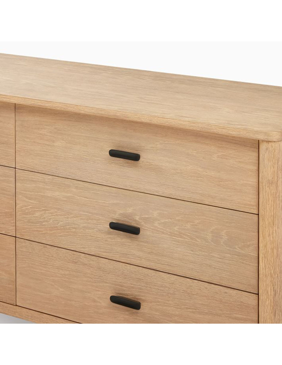 Cómoda Hargrove de madera 4