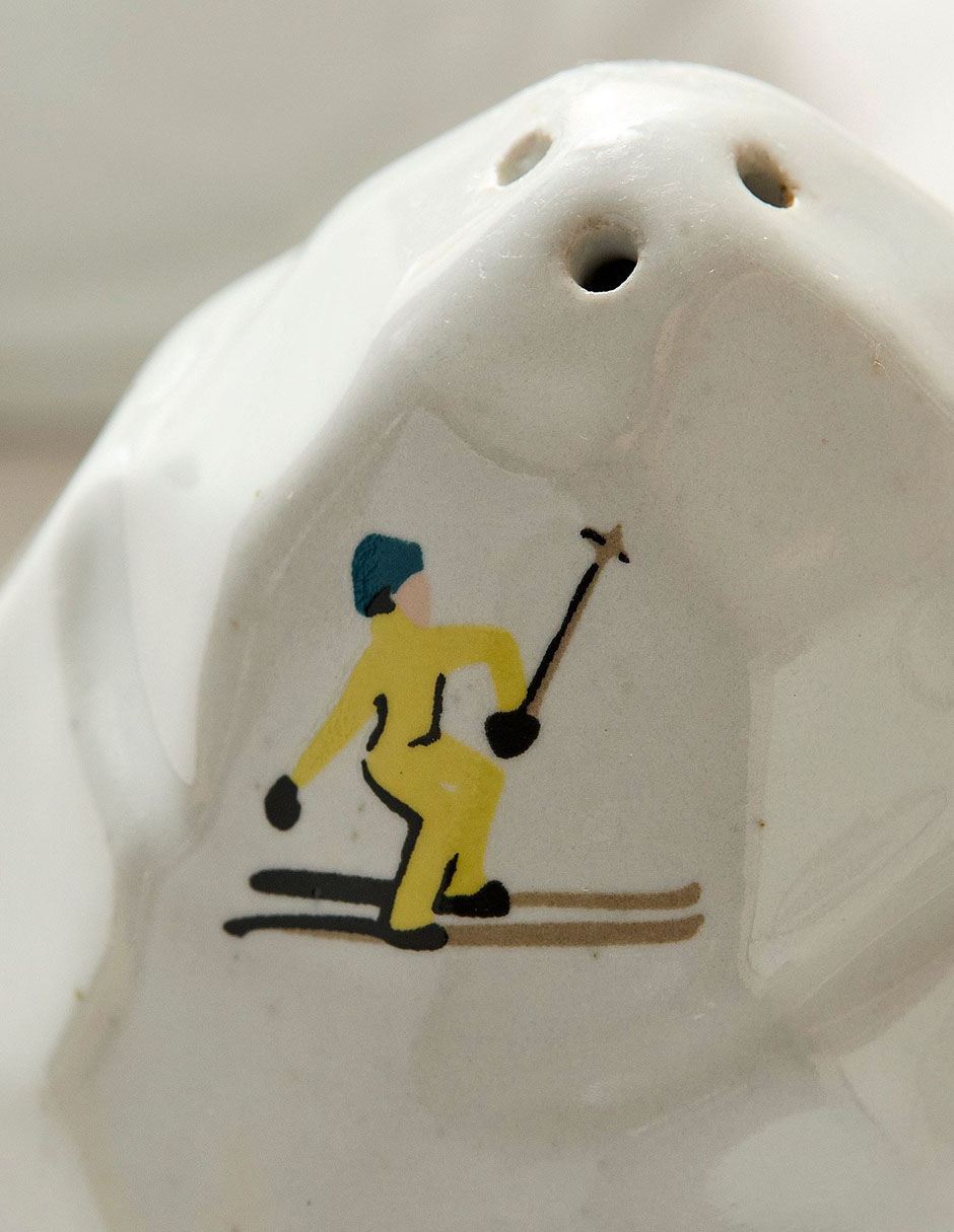Set salero Holiday Skiers Stoneware de cerámica