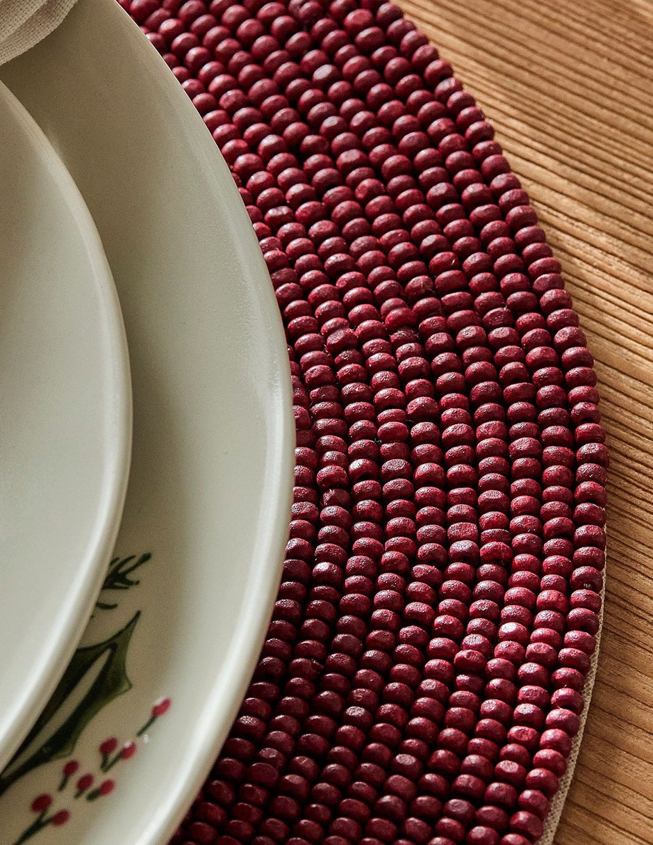 Mantel redondo de madera Beaded 4