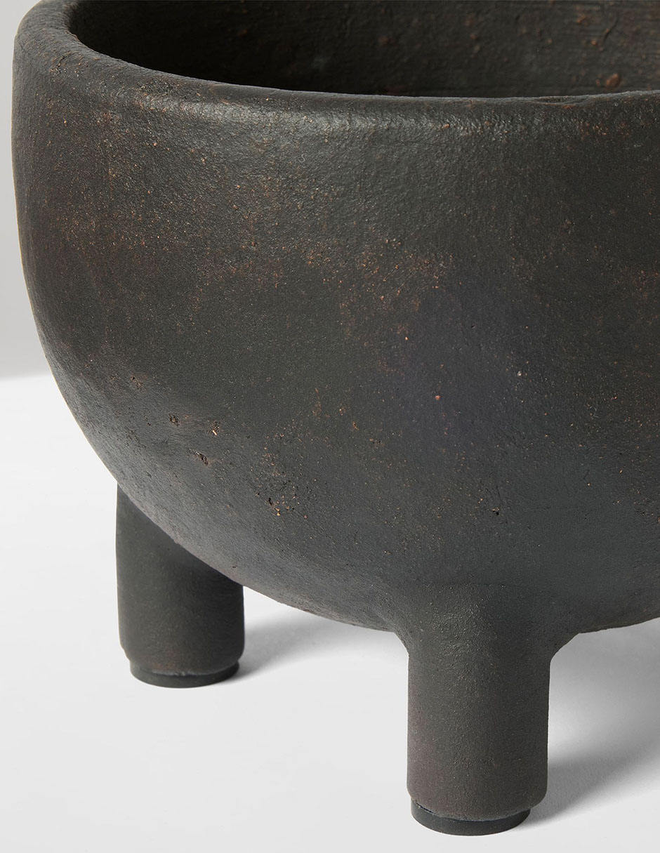 MACETA FORM STUDIES  CH NEGRO