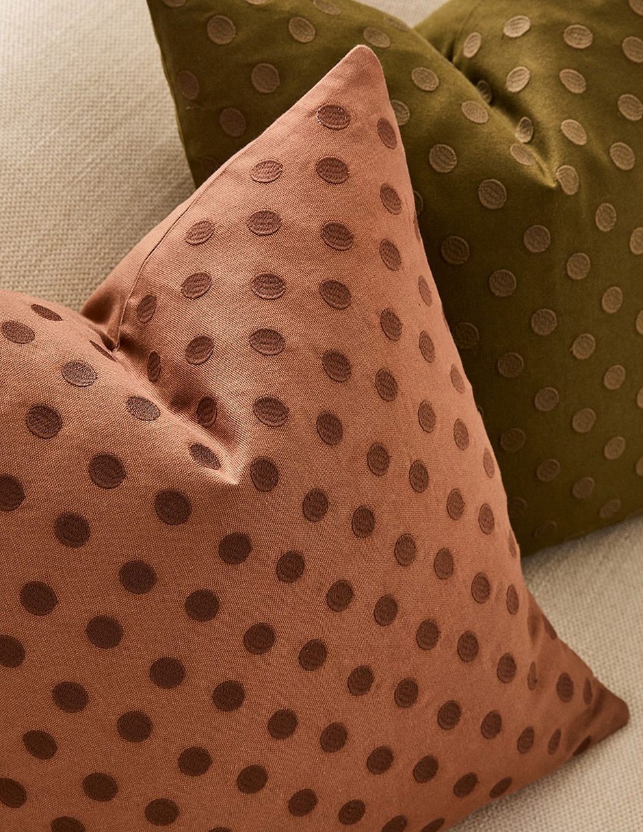 FUNDA COJÍN PW DOT 18X18 CAFÉ