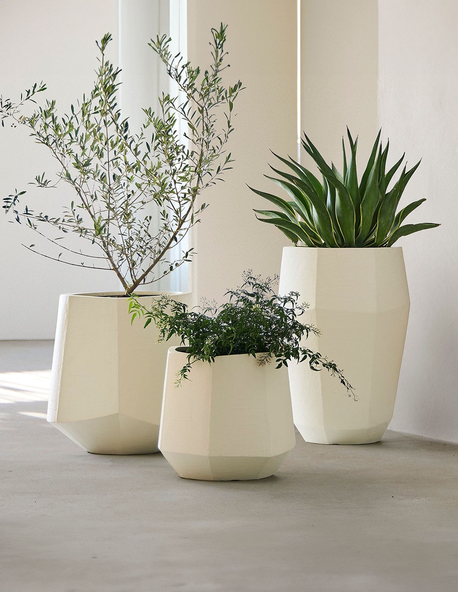 Maceta Fallon Faceted de cemento