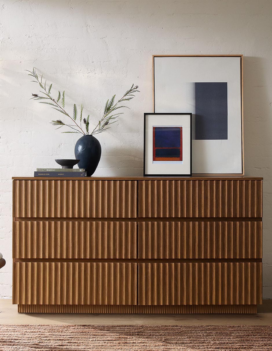 Cómoda Marlie de madera