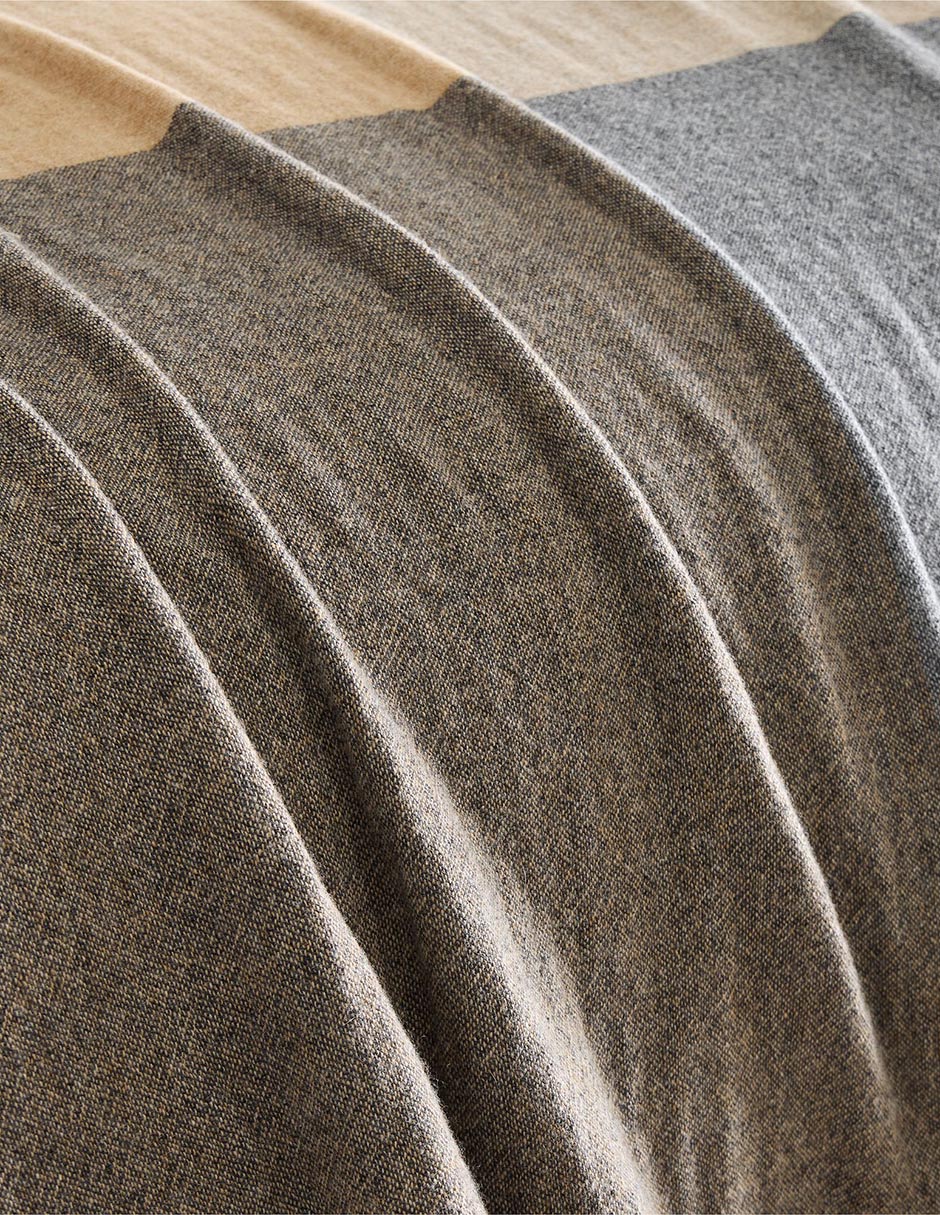 COBIJA COLOR BLOCK WARM HANDED QS GRIS