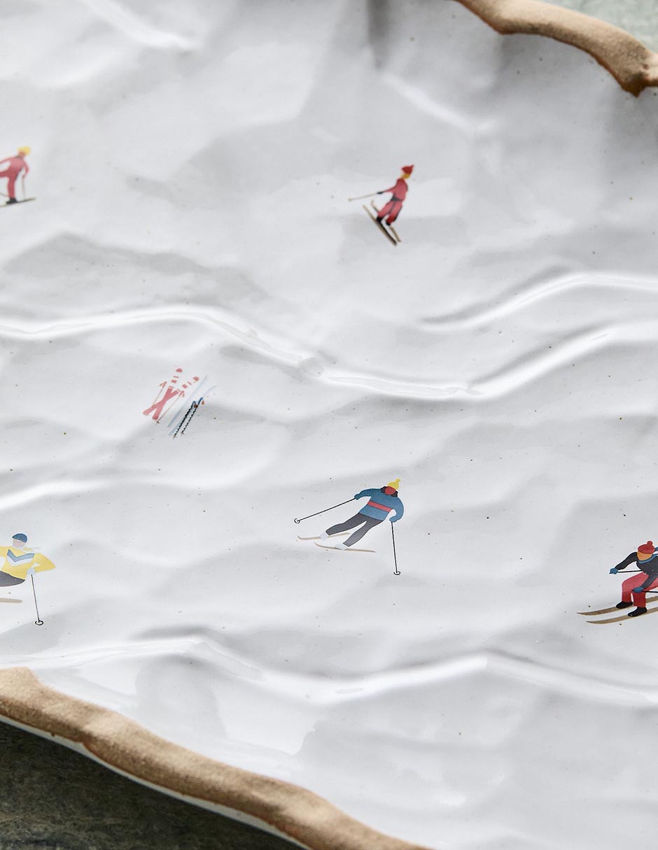 Platón navideño Skiers de cerámica 2
