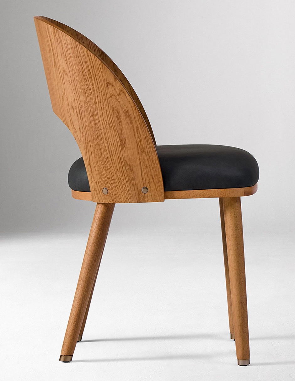 Silla Boerum de madera 4