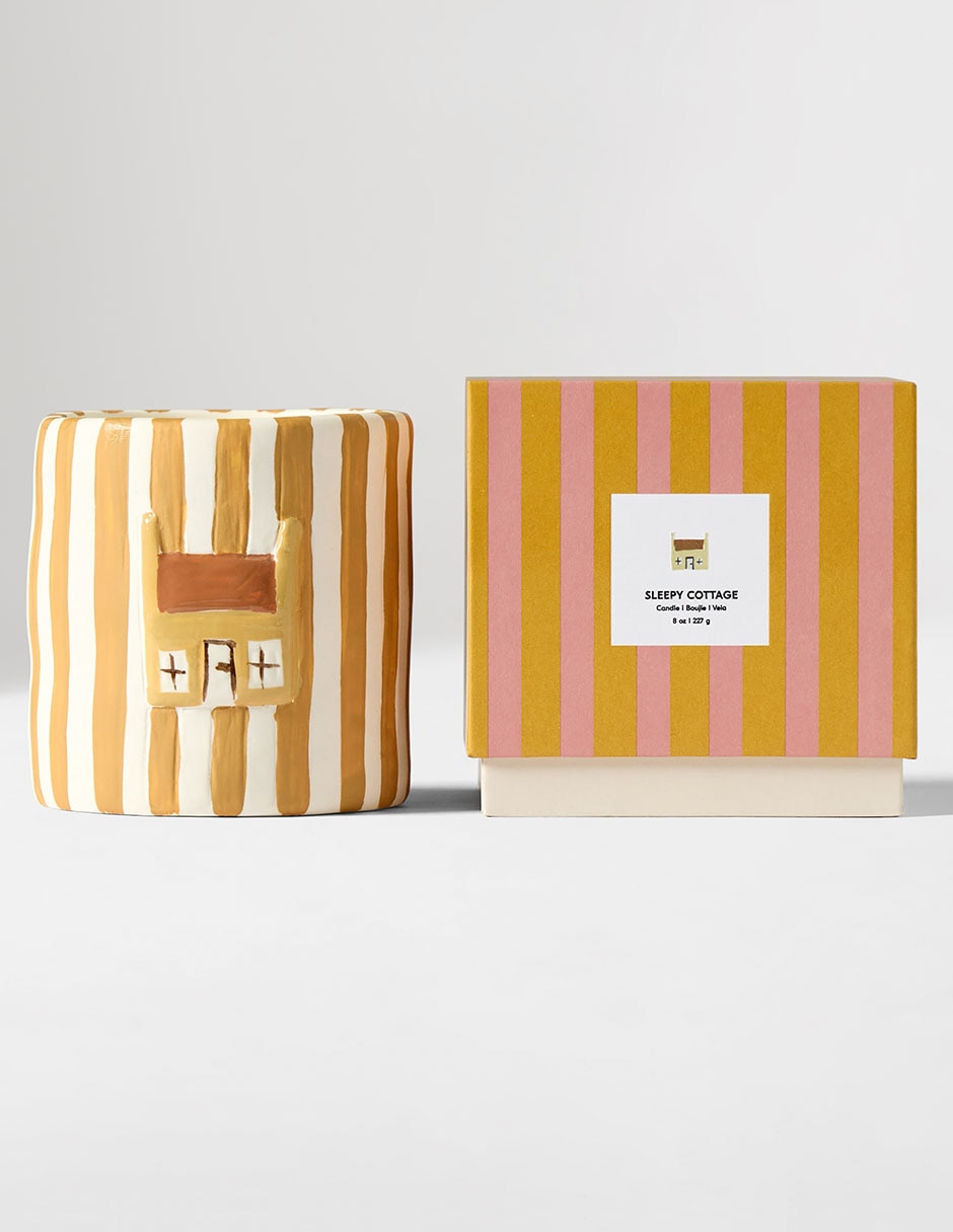 Vela aromática Emma Chamberlain aroma junípero, pimienta negra y bergamota 8