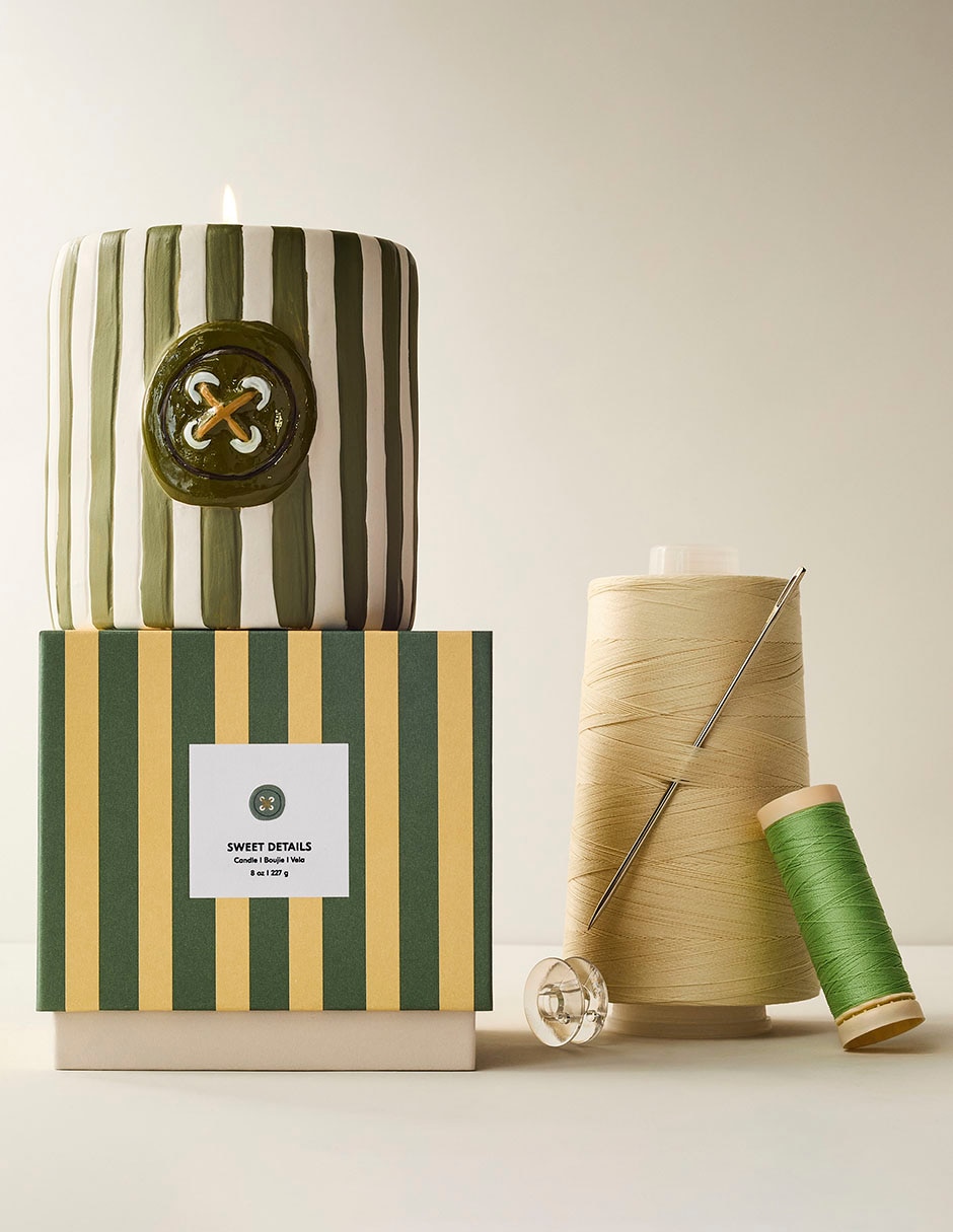 Vela aromática Emma Chamberlain aroma bergamota, cáscara de naranja y comino 3
