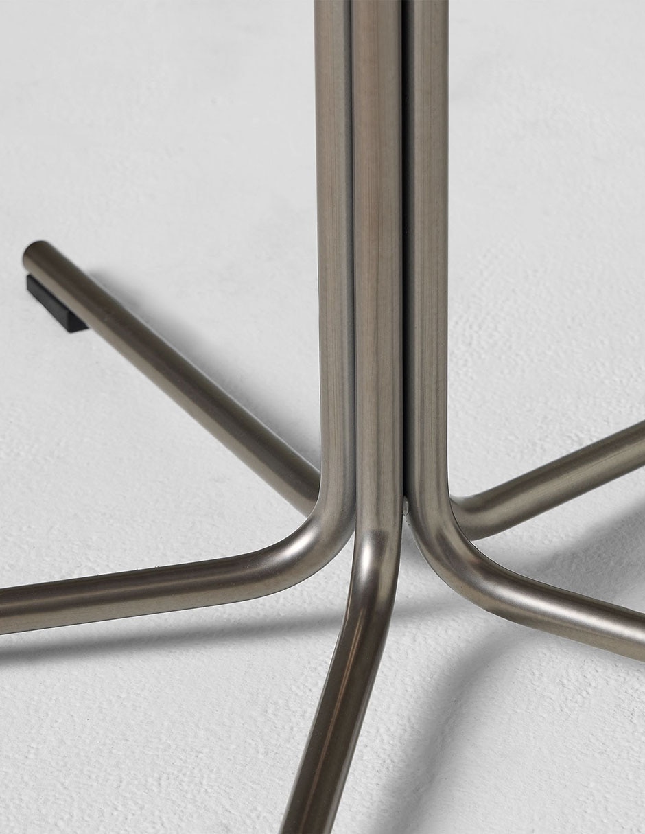 Silla con brazos Nelson de metal 8